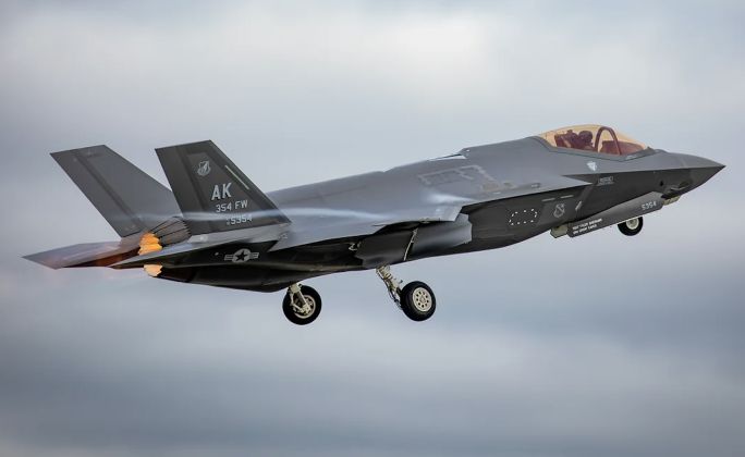F-35 Retracts Landing Gear During Takeoff
