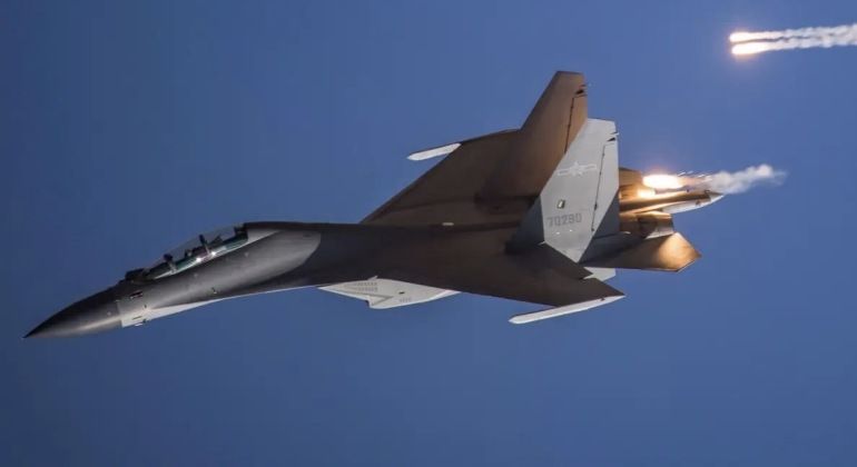 Chinese PLA Air Force J-16 Fighter