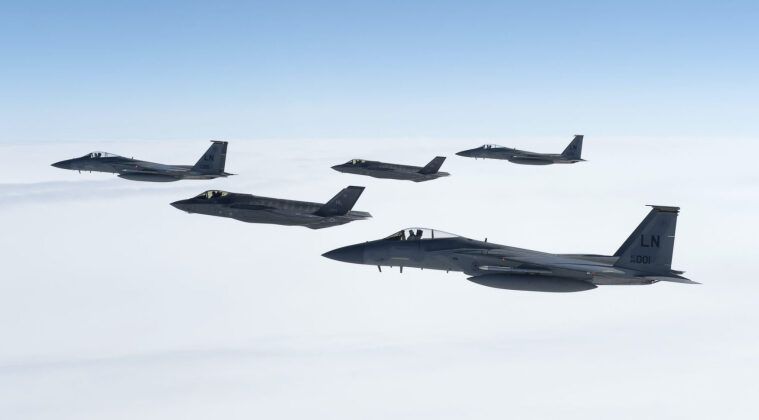 F-15s and F-35s in Formation (USAF/Roidan Carlson)