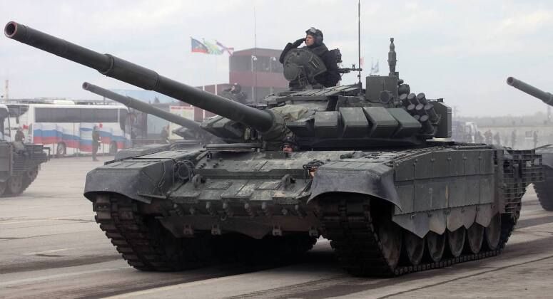Russian Army T-72B3 Tanks