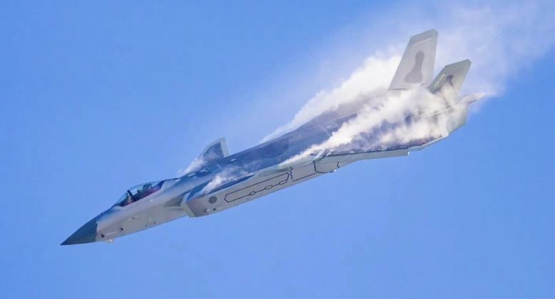 Chinese J-20 Fifth Generation Fighter