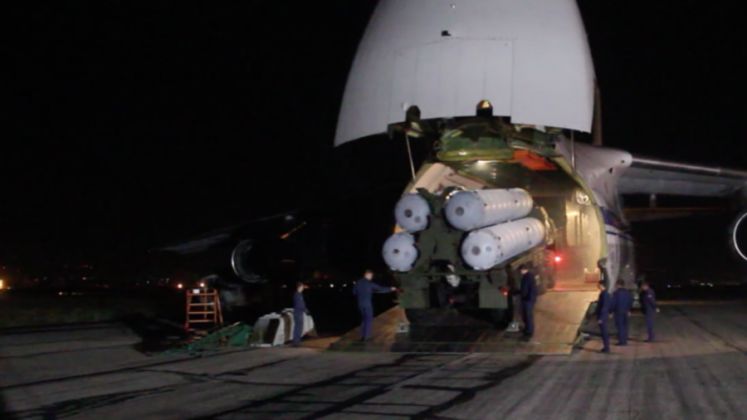 Russian Forces Unload Missile Batteries From S-300 System in Syria (2018) (RT)