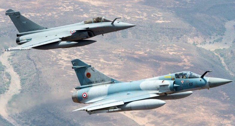 Rafale and Mirage 2000 in Formation