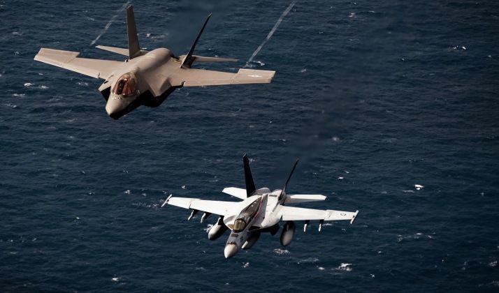 F-35C and F-18E/F