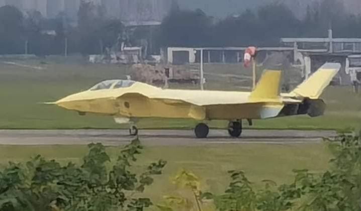 Twin Seat J-20 Prototype