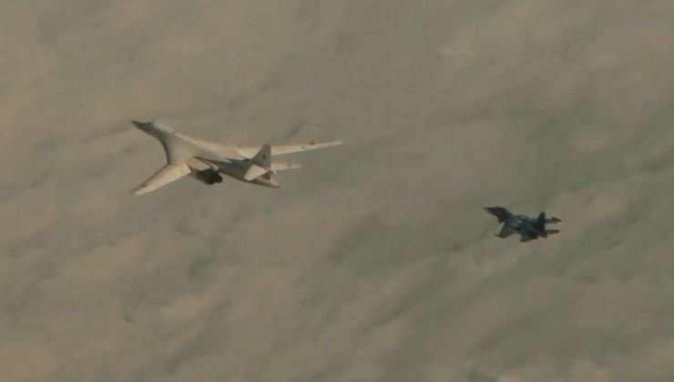 Belarusian Air Force Su-30SM Escorts Russian Tu-160