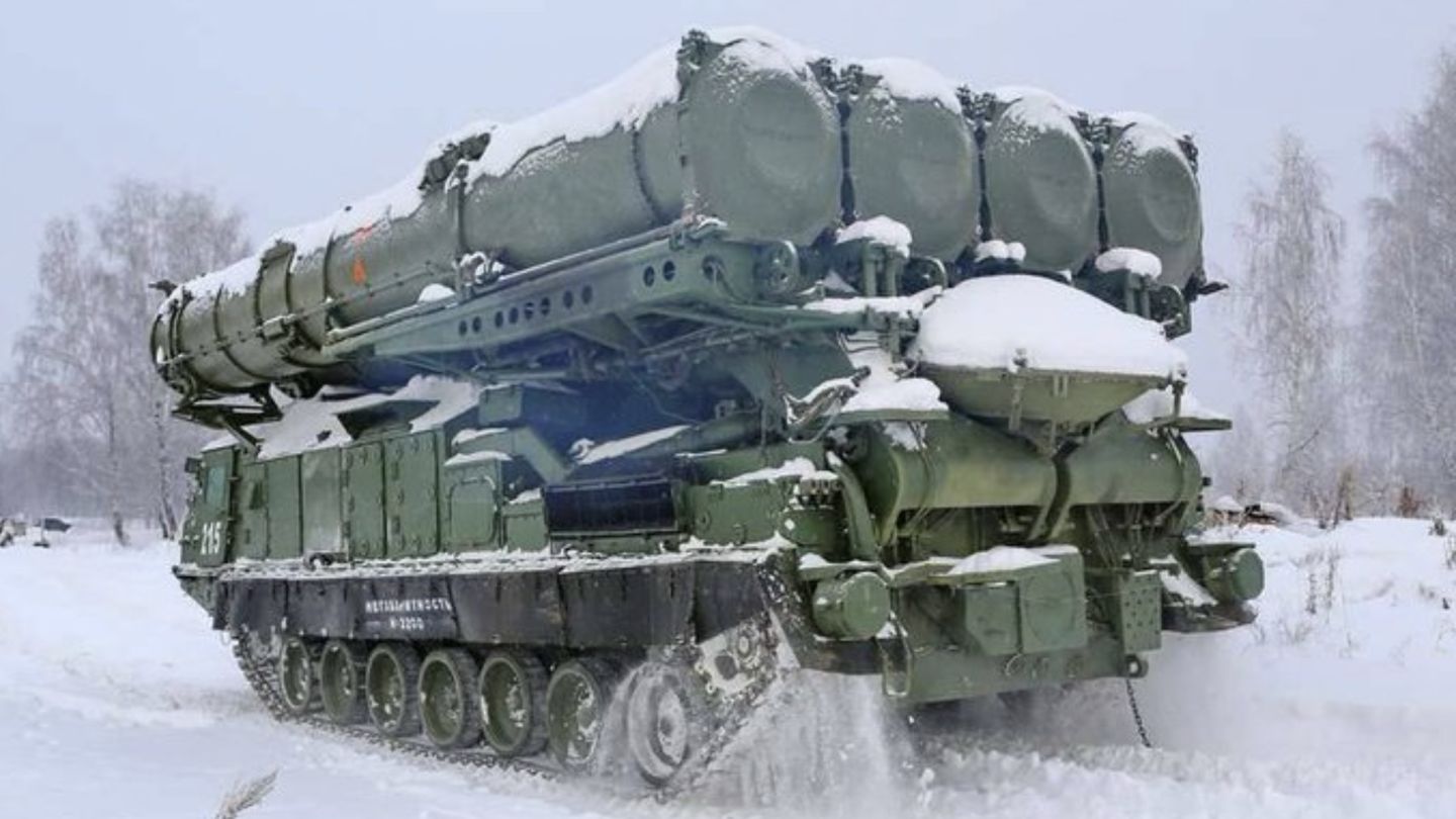 S-300V4 Surface to Air Missile Battery