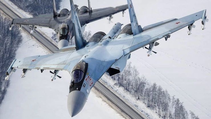 Russian Su-35 Heavyweight Fighters
