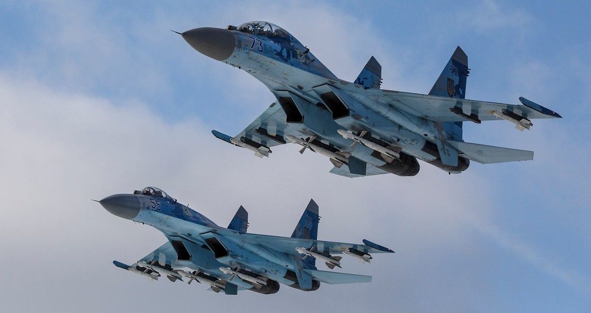 Su-27 Flankers with R-27 Missiles