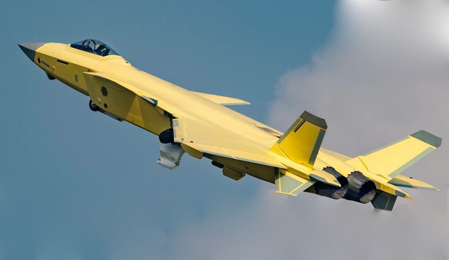 Chinese J-20 Stealth Fighter