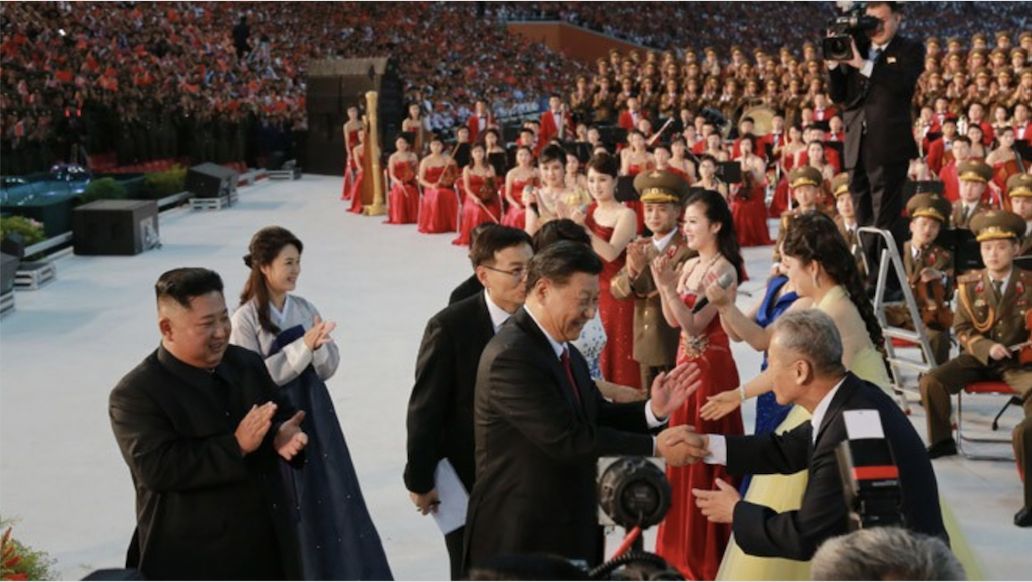 Chinese Premier Xi Jinping Greets Artistic Troupe in Pyongyang 