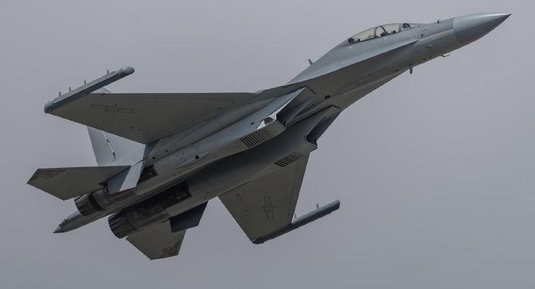 Chinese J-16 Heavyweight Fighter