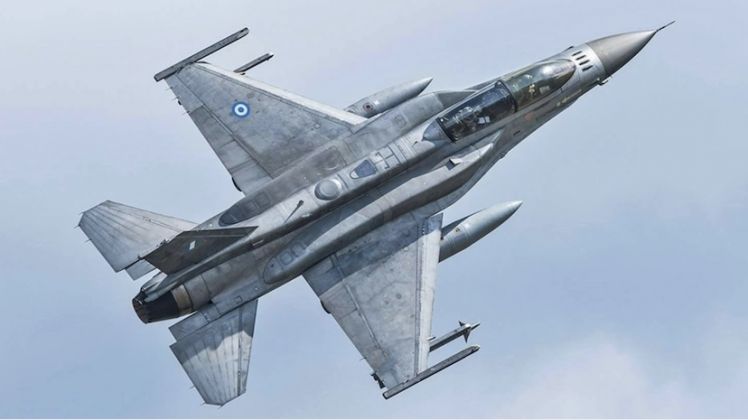 F-16D Block 50/52 with Conformal and External Fuel Tanks