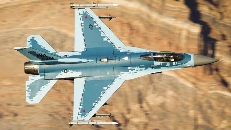 `Clean` F-16 with No External Fuel Carriage