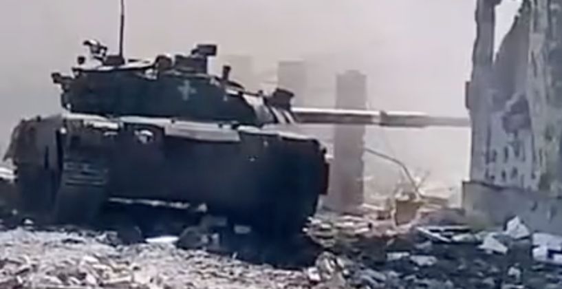 Ukrainian Army T-80 in Combat
