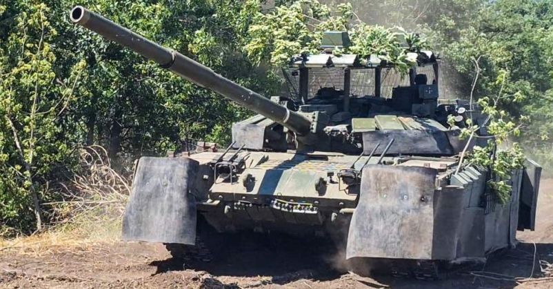 Russian Army T-72B3A Tank with Extra Armour