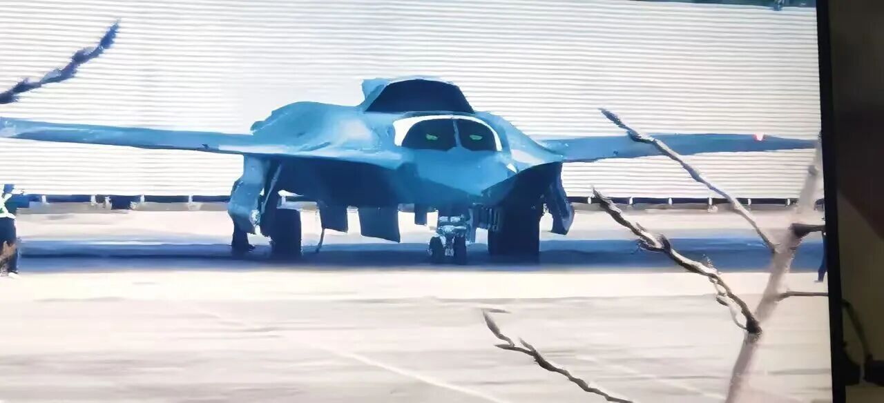 Chinese Ultra-Long Range Sixth Generation Fighter on the Ground