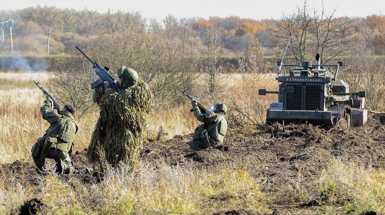 Korean People’s Army Mine Warfare Personnel Train for Drone Defence in the Russian Kursk Region