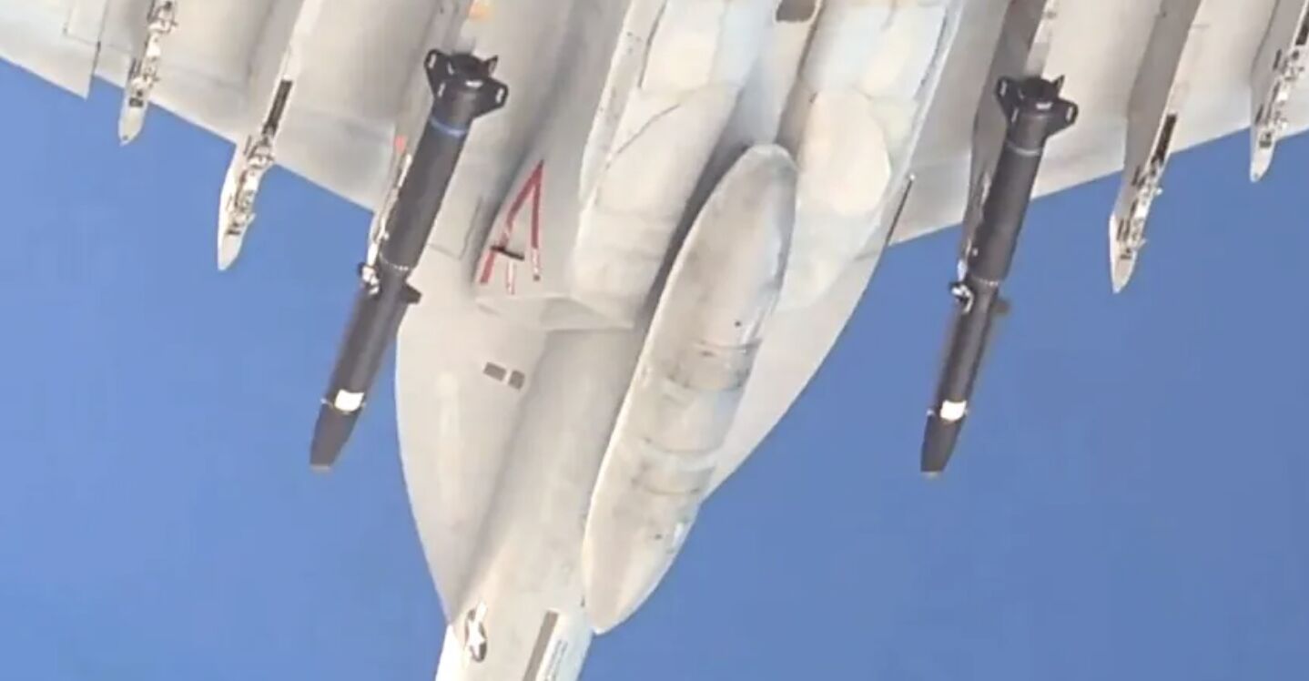 F-18E/F Fighter with Blackbeard Missiles